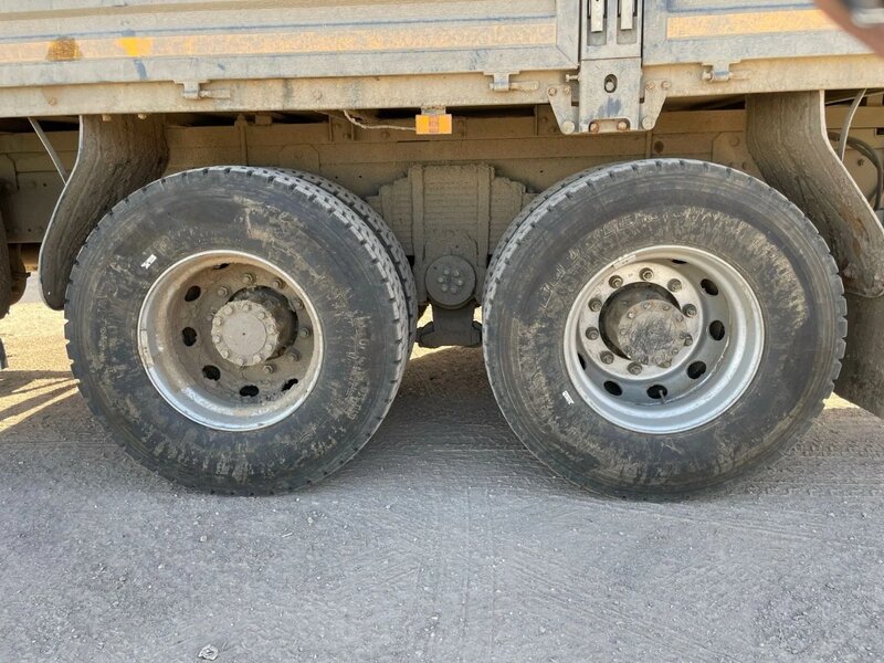 FAW J6 6x4 Бортовой с КМУ — фото 9