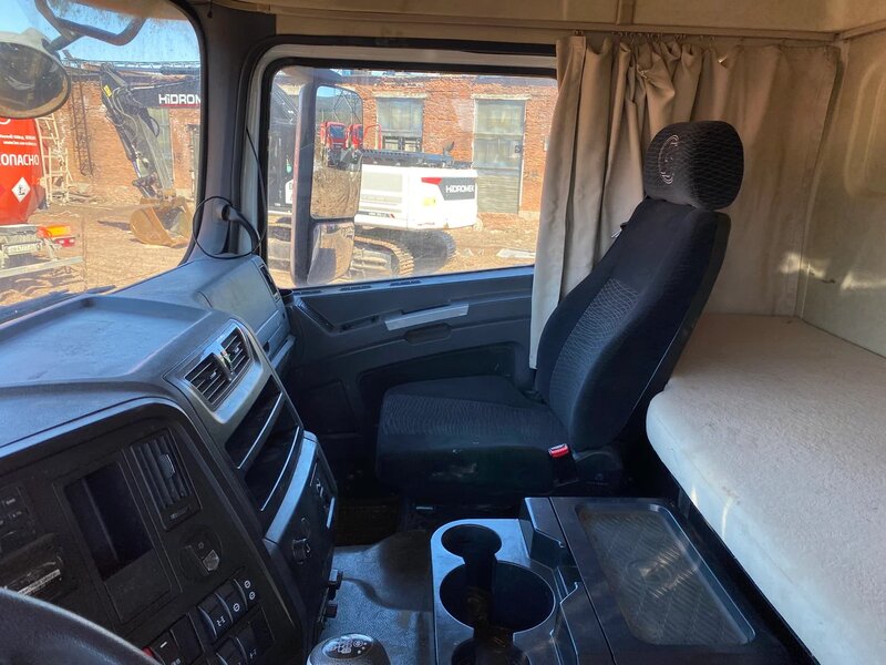 Shacman (Shaanxi) SX 6x6 Самосвал — фото 2