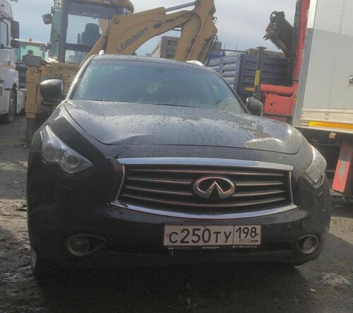 Infiniti QX70