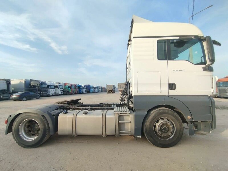 MAN TGX 4x2 Седельный тягач — фото 3