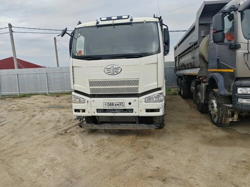 FAW CA 3310 8x4 Самосвал