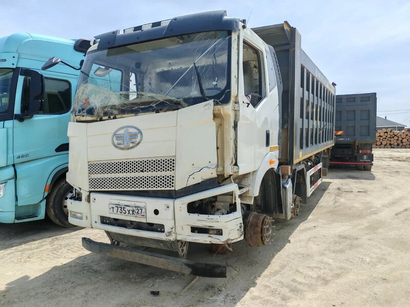 FAW CA 3310 8x4 Самосвал — фото 3