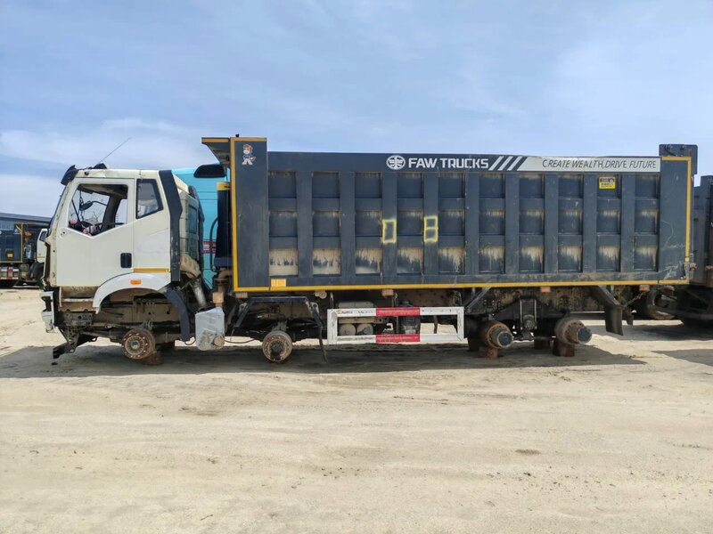 FAW CA 3310 8x4 Самосвал — фото 4