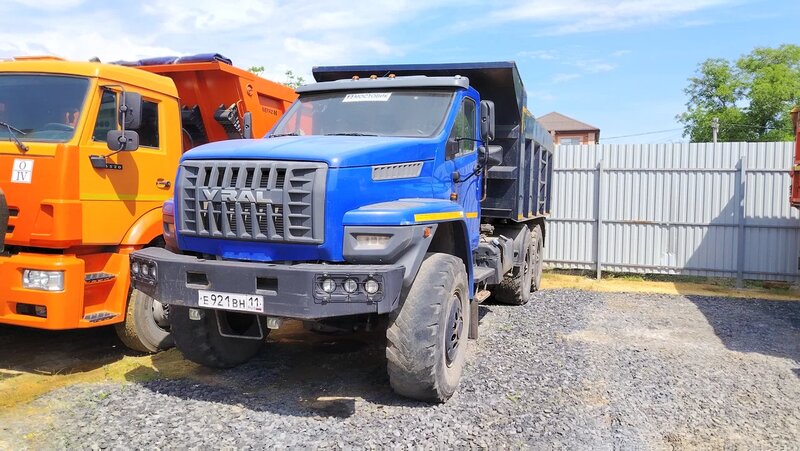 ПРОИЗВОДСТВЕННАЯ КОМПАНИЯ УНИВЕРСАЛЬНОЙ СПЕЦТЕХНИКИ 4679 на шасси Ural NEXT 5557 6x6 Самосвал — фото 2