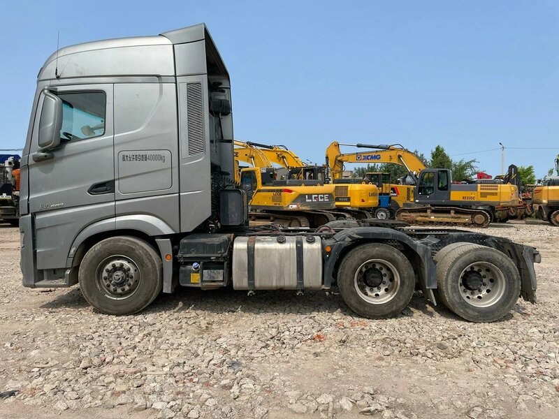 BEIJING BJ 6x4 Седельный тягач — фото 2