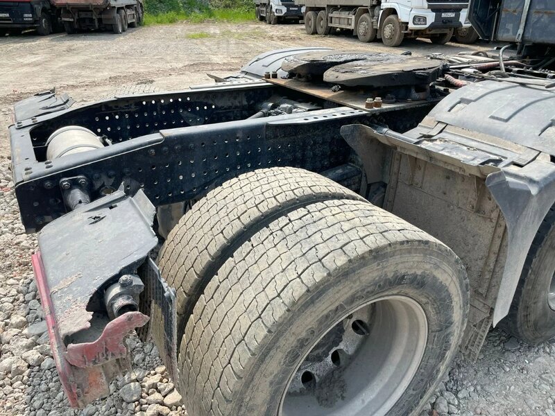 BEIJING BJ 6x4 Седельный тягач — фото 11
