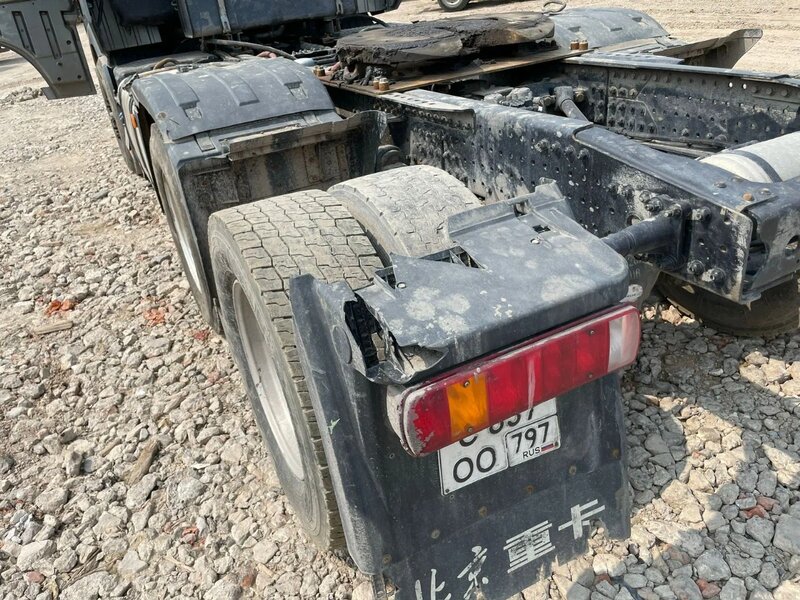 BEIJING BJ 6x4 Седельный тягач — фото 13