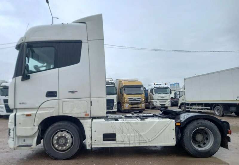 Foton AUMAN 4x2 Седельный тягач — фото 3