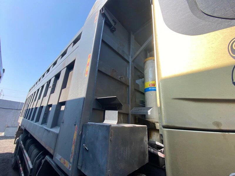 Shacman (Shaanxi) SX 8x4 Самосвал — фото 15