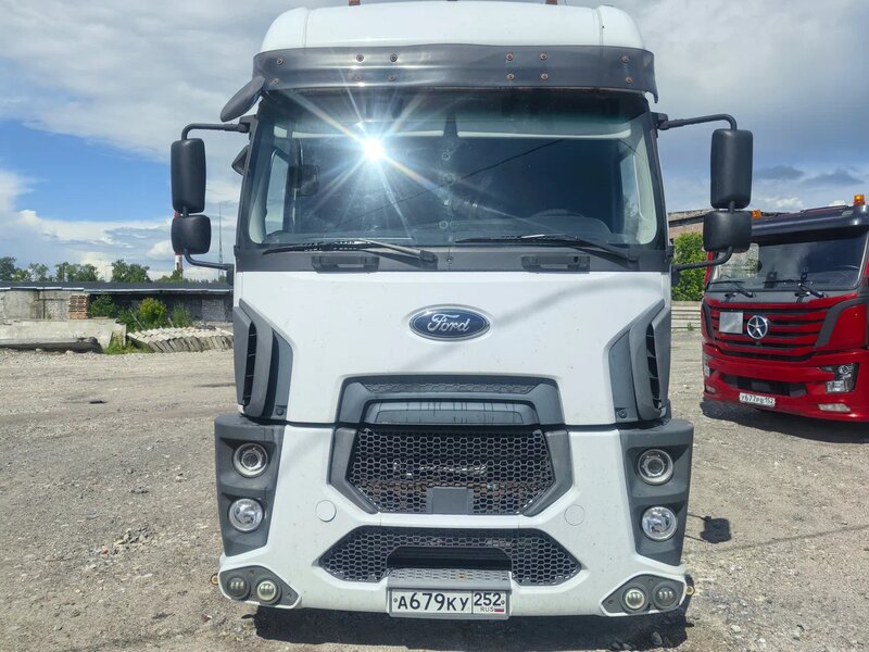 Ford Cargo 4x2 Седельный тягач — фото 1