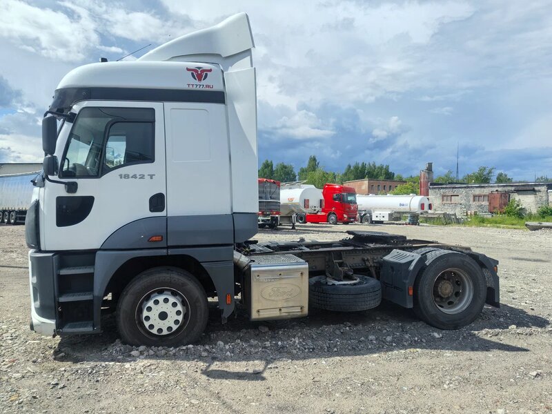 Ford Cargo 4x2 Седельный тягач — фото 3