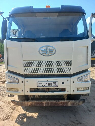 FAW J6 8x4 Самосвал
