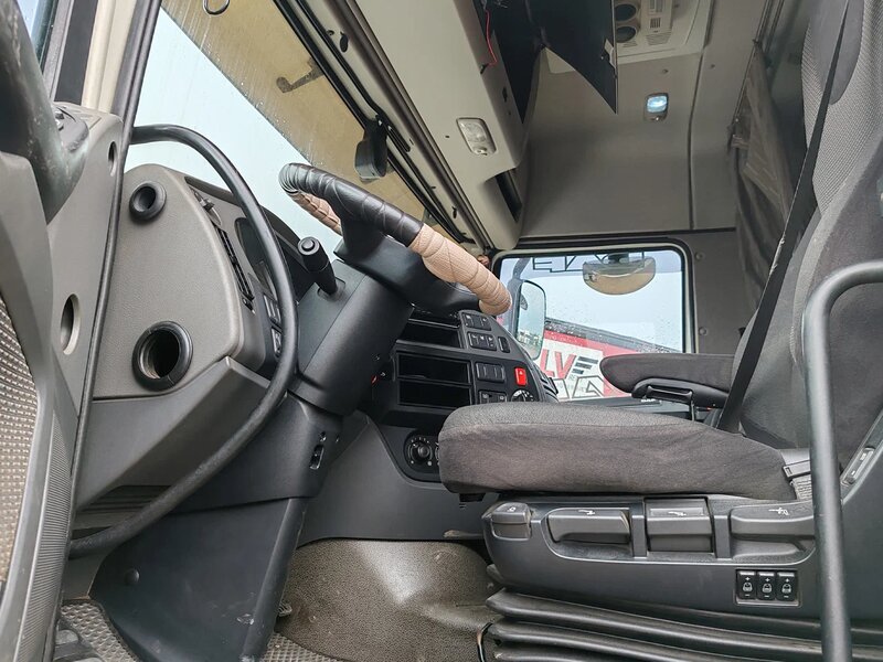 DAF XF 4x2 Седельный тягач — фото 11