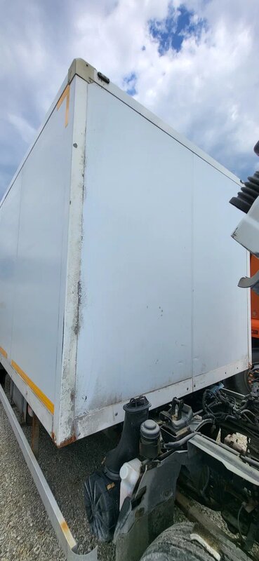 Isuzu ELF 7.5 (NPR) Промтоварный — фото 8
