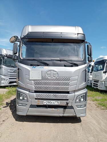 FAW JH6 4x2 Седельный тягач