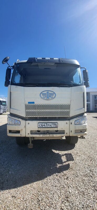 FAW J6 8x4 Самосвал — фото 1