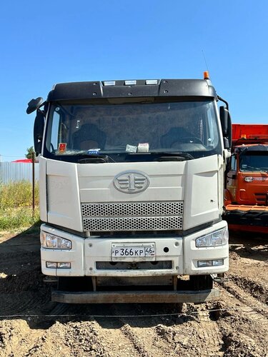 FAW J6 8x4 Самосвал