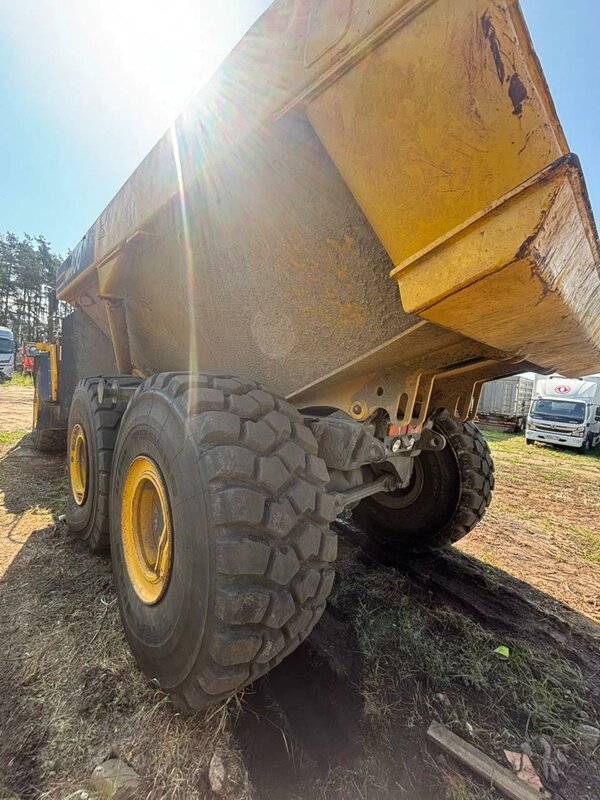 KOMATSU HM400 Шарнирно-сочленённый самосвал — фото 3