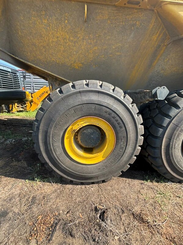 KOMATSU HM400 Шарнирно-сочленённый самосвал — фото 12