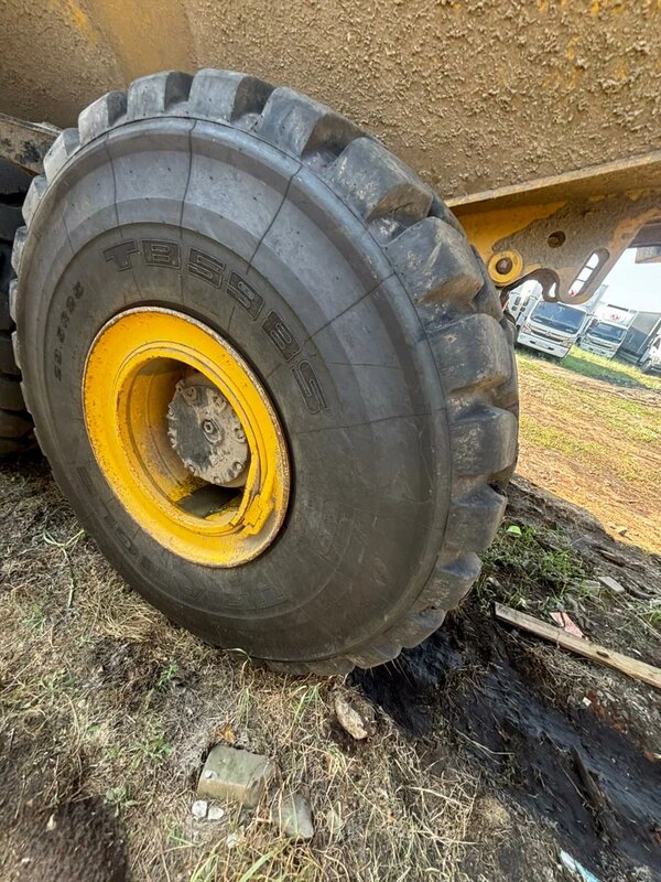 KOMATSU HM400 Шарнирно-сочленённый самосвал — фото 13