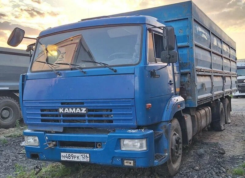 ТехноСтавПрицеп ТР8499 на шасси КамАЗ 65115 6x4 Зерновоз — фото 2