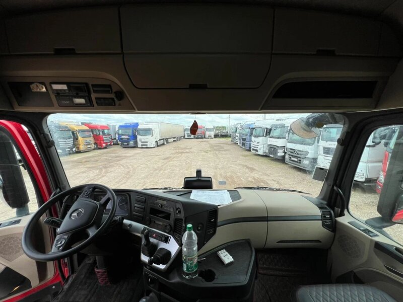 Mercedes-Benz Actros 6x4 Седельный тягач — фото 7
