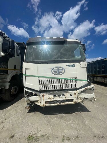 FAW CA 3310 8x4 Самосвал
