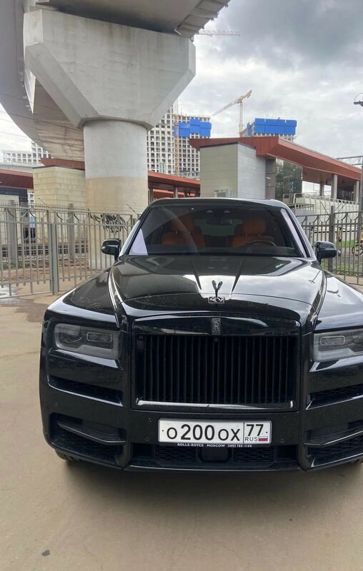 Rolls-Royce Cullinan — фото 1