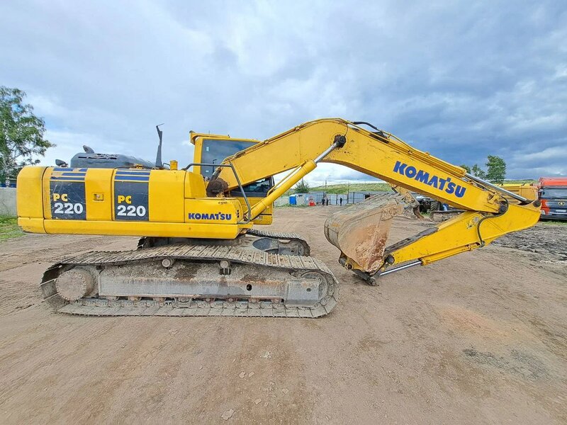 KOMATSU PC 220 Экскаватор — фото 3