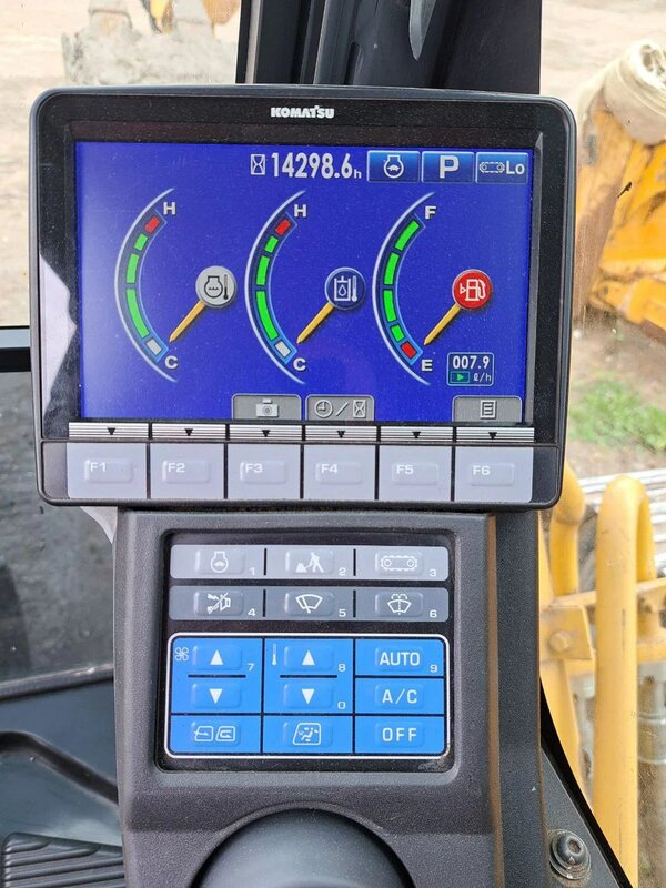 KOMATSU PC 220 Экскаватор — фото 10