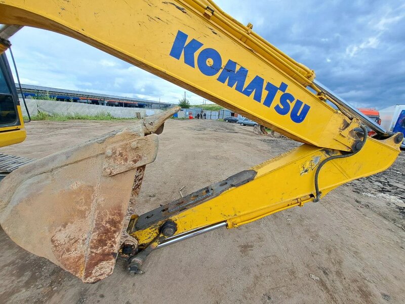 KOMATSU PC 220 Экскаватор — фото 12