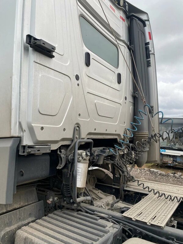 Mercedes-Benz Actros 6x4 Седельный тягач — фото 6