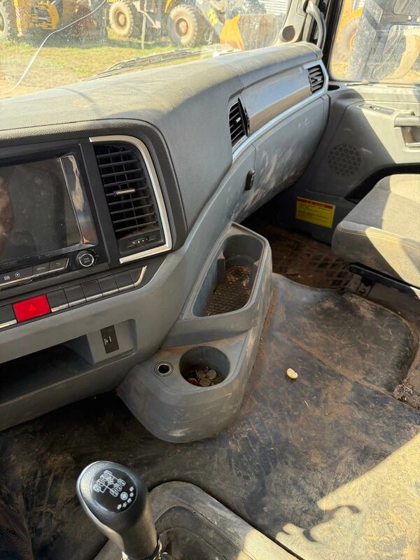 Shacman (Shaanxi) SX 8x4 Самосвал — фото 10