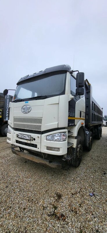 FAW J6 8x4 Самосвал — фото 3
