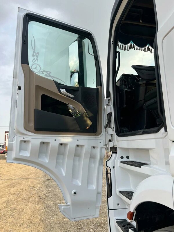 Mercedes-Benz ACTROS 4x2 Седельный тягач — фото 9