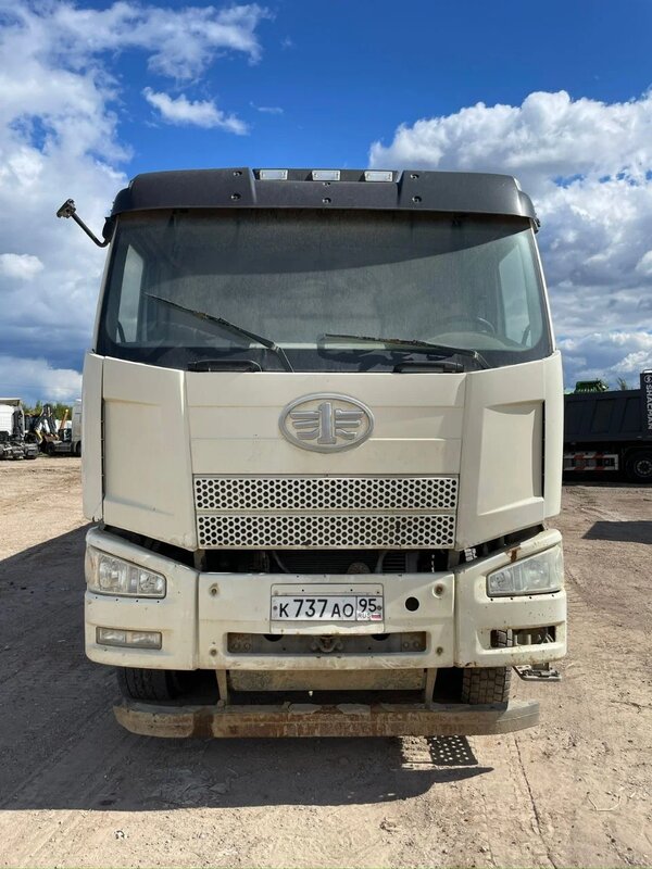 FAW J6 8x4 Самосвал — фото 1