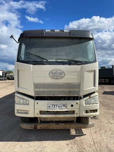 FAW J6 8x4 Самосвал