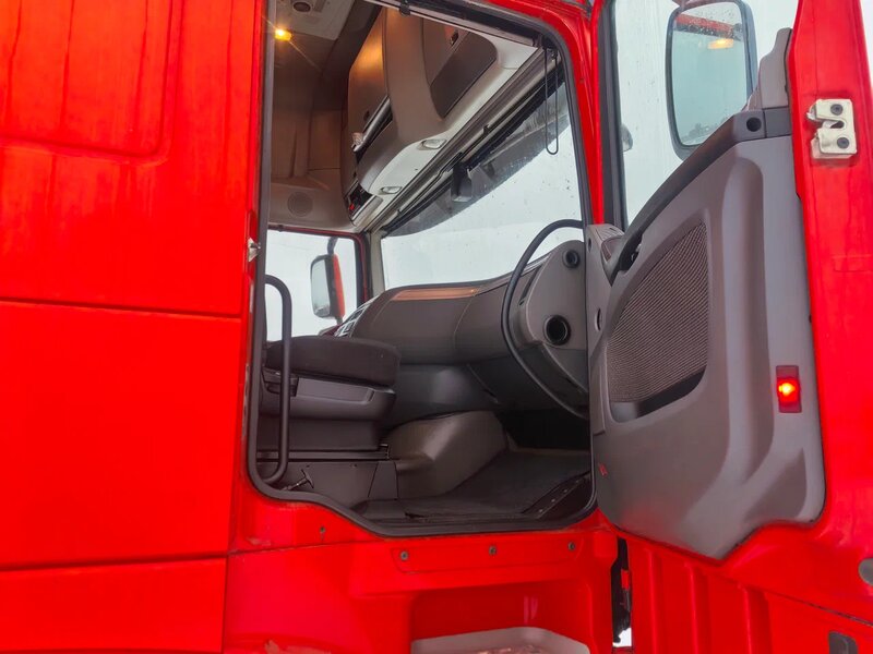 DAF XF 4x2 Седельный тягач — фото 8