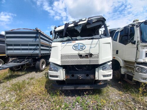 FAW J6 8x4 Самосвал