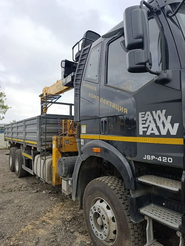 FAW J6 6x4 Бортовой с КМУ — фото 2