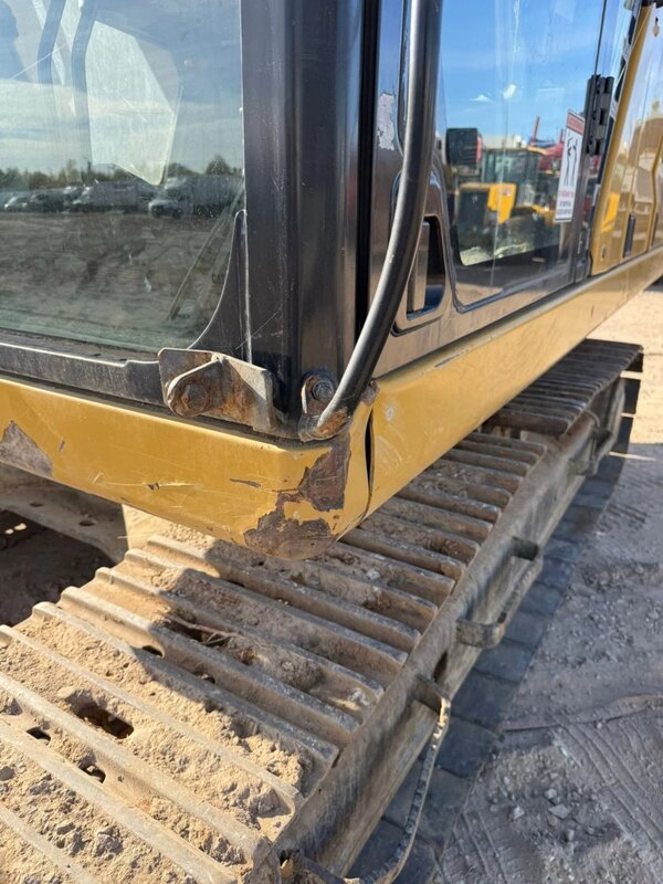 Caterpillar 320 Экскаватор — фото 10