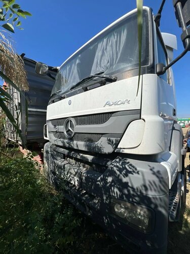 Mercedes-Benz AXOR 4x2 Седельный тягач