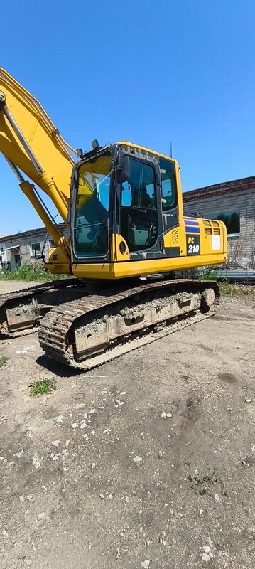 KOMATSU PC 210 Экскаватор — фото 8