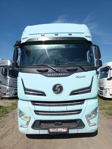 Shacman (Shaanxi) SX 4x2 Седельный тягач