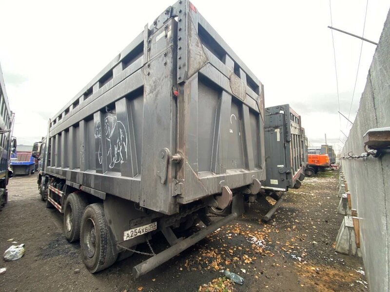 Shacman (Shaanxi) SX 8x4 Самосвал — фото 3
