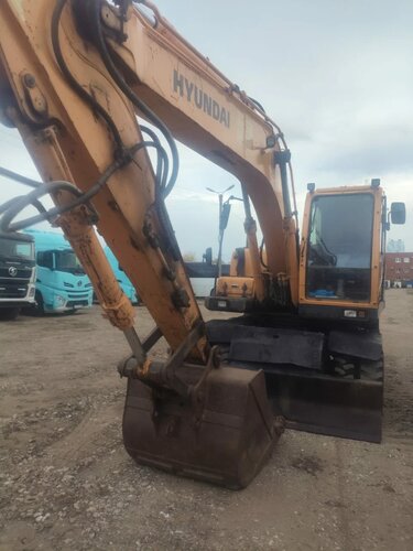 Hyundai R180 Экскаватор колесный