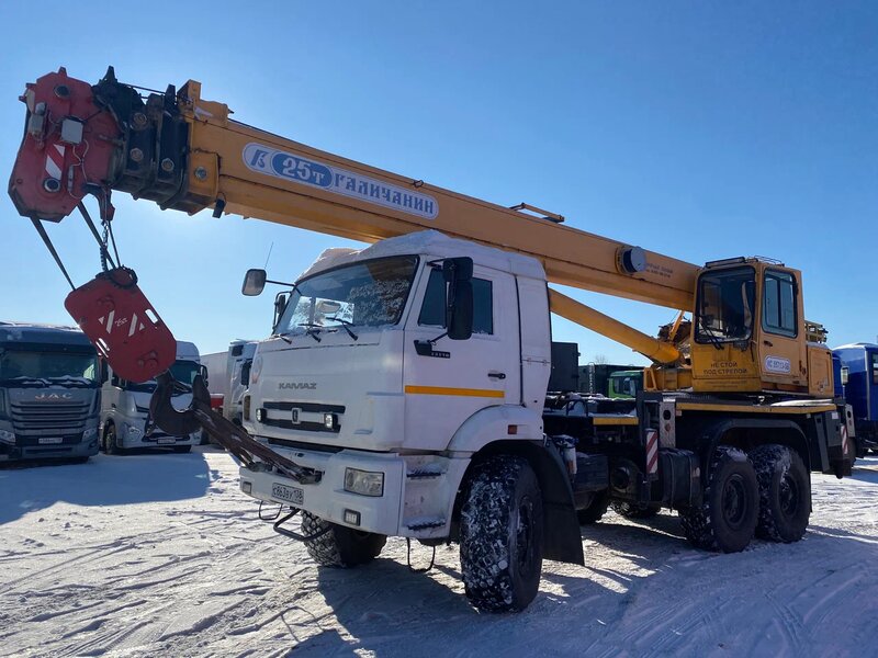 Галичский автокрановый завод (ГАКЗ) КС-55713 на шасси КамАЗ 43118 6x6 Автокран — фото 2