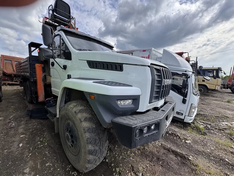 Ural NEXT 4320 6x6 Бортовой с КМУ — фото 2