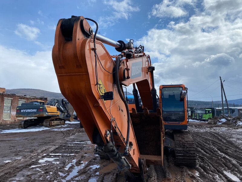Doosan DX 300 Экскаватор — фото 2