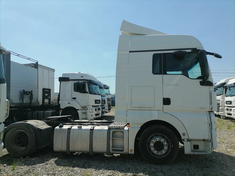 MAN TGX 4x2 Седельный тягач — фото 2